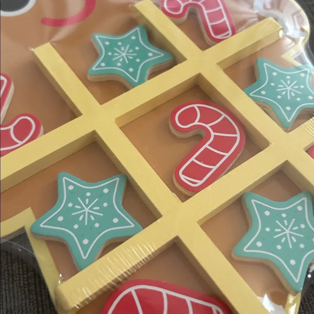 Wooden Gingerbread man Tic tac toe game NEW